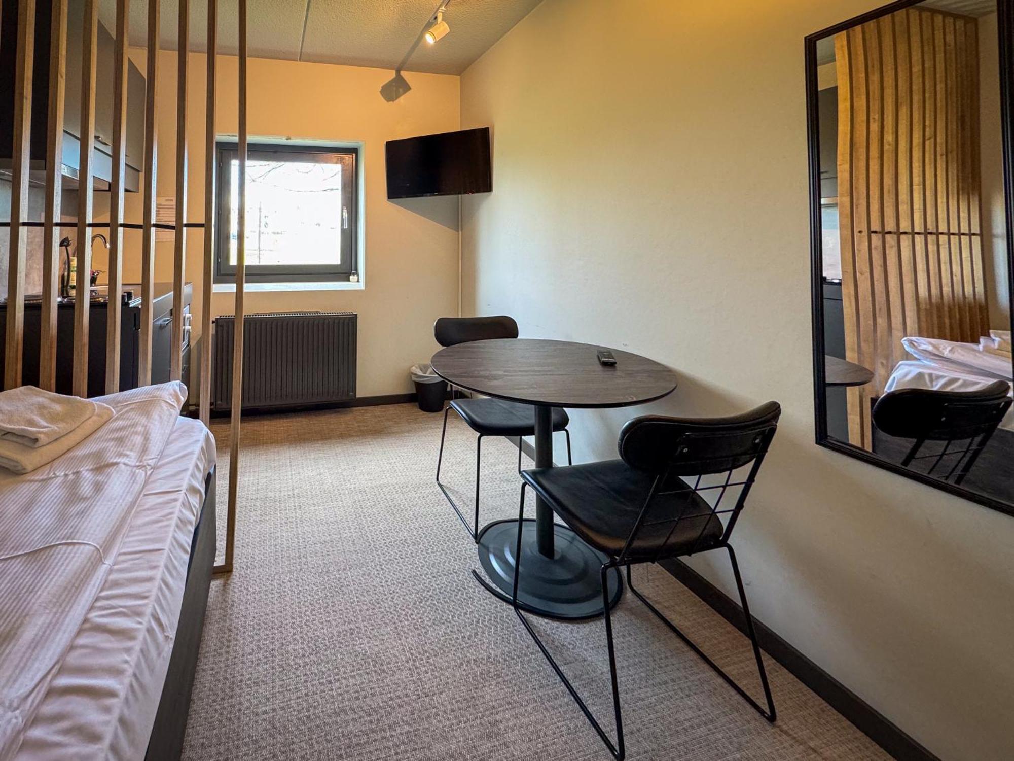 Joenkoeping Hotel Apartments Ngoại thất bức ảnh